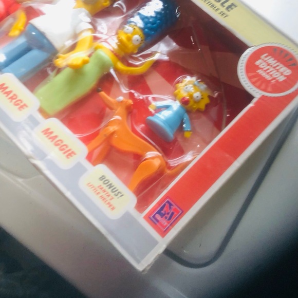 Bendable Poseable Figure Set - Picture 3 of 5